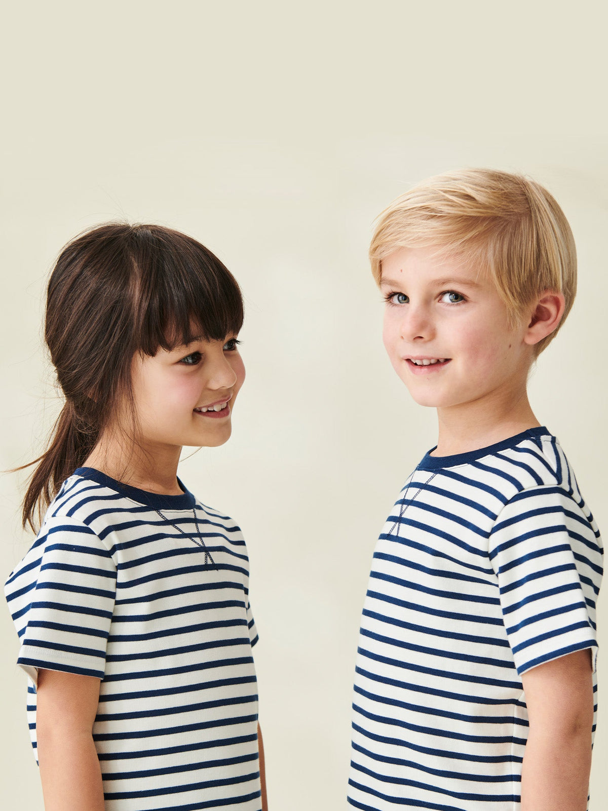 T-shirt enfant en coton rayé marine