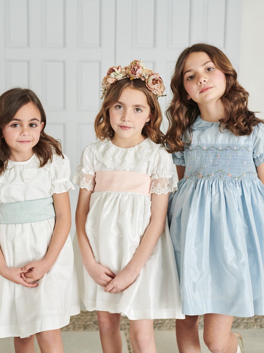 Robe smockée de cérémonie en soie bleu clair pour fille
