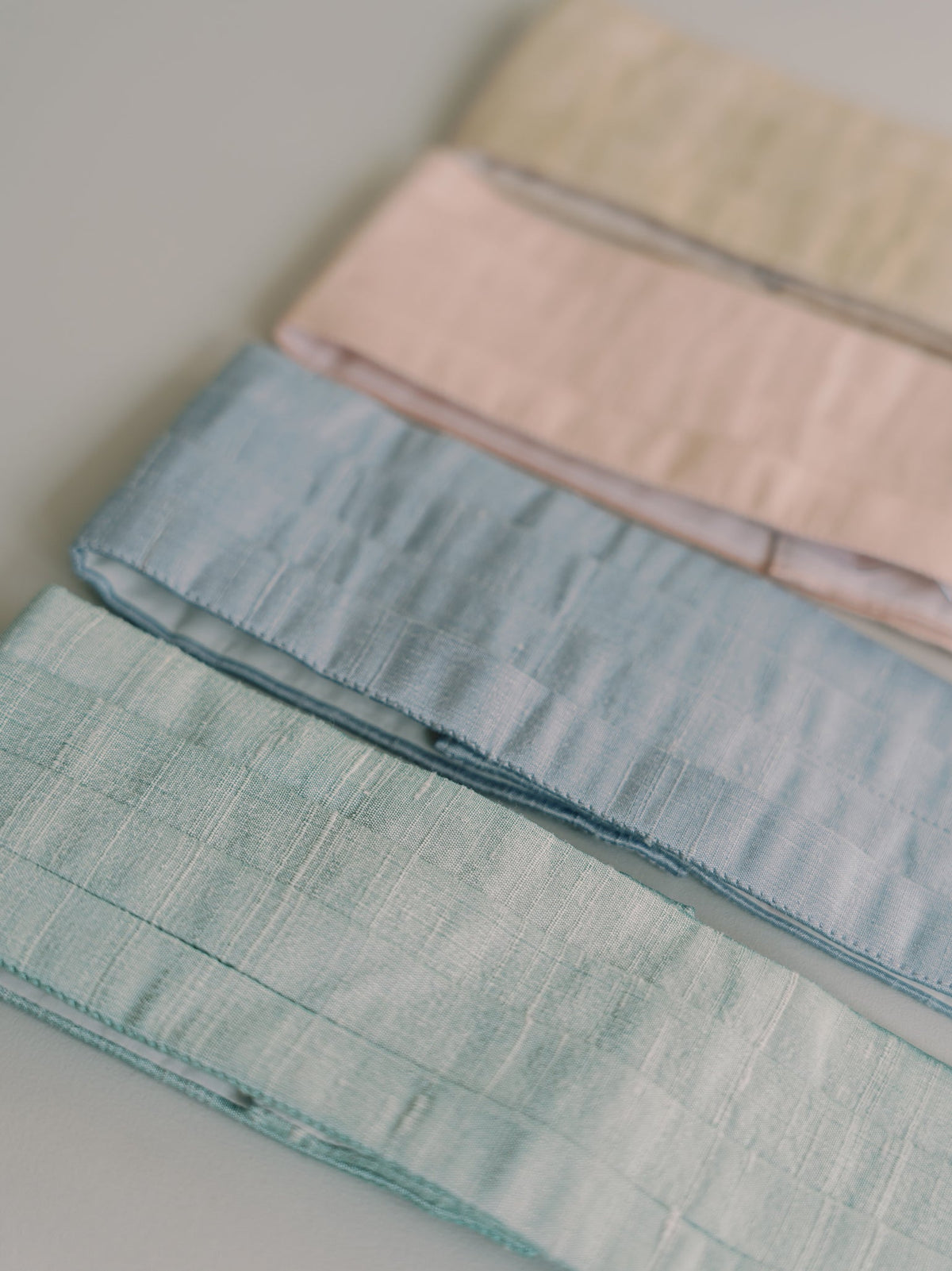 Ceinture de cérémonie en soie rose clair pour garçon